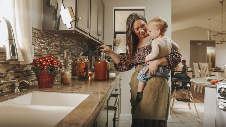 When Christian Mom Culture Becomes a Pendulum: Perform or Numb Out?