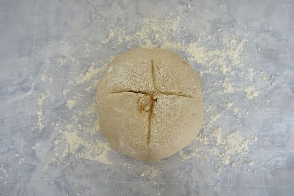 sourdough scoring with cross scoring pattern